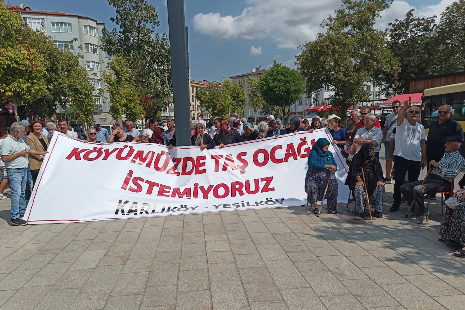 Karlıköy-Yeşilköy taş ocağına karşı köy halkı seferber