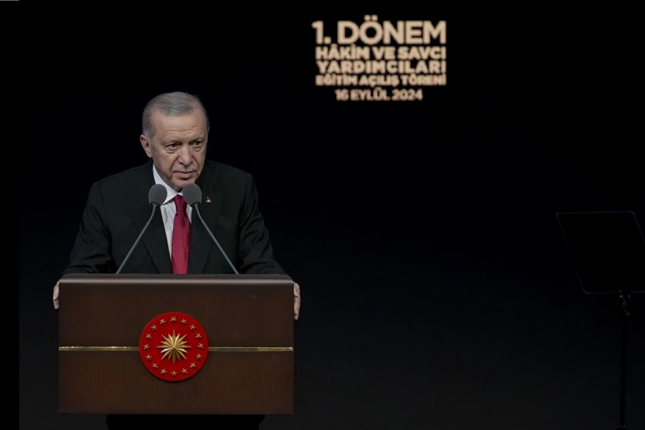 Cumhurbaşkanı Erdoğan: Adaletin tecellisine destek vermeliyiz