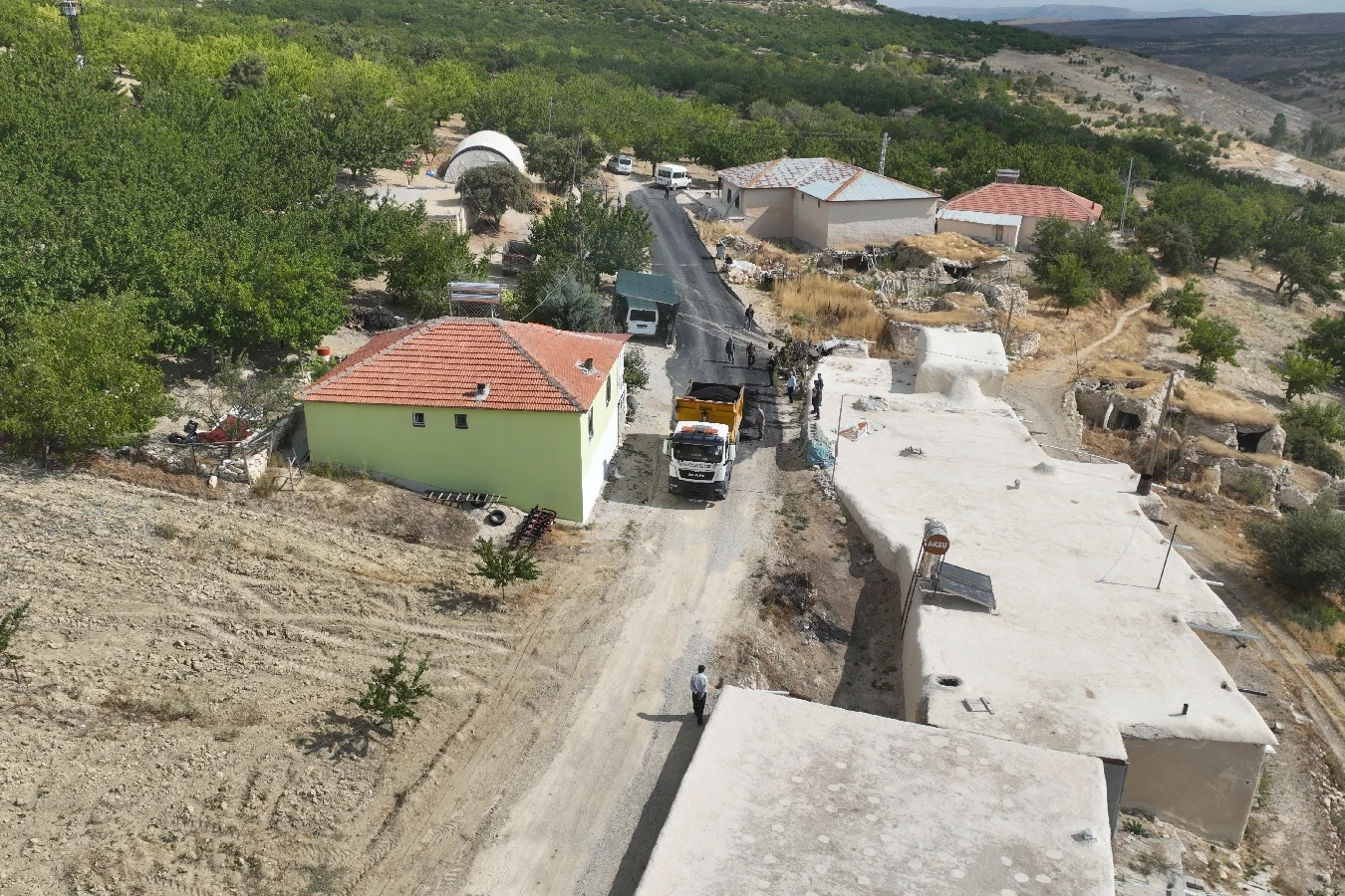 Malatya kırsalında yol ağları güçleniyor