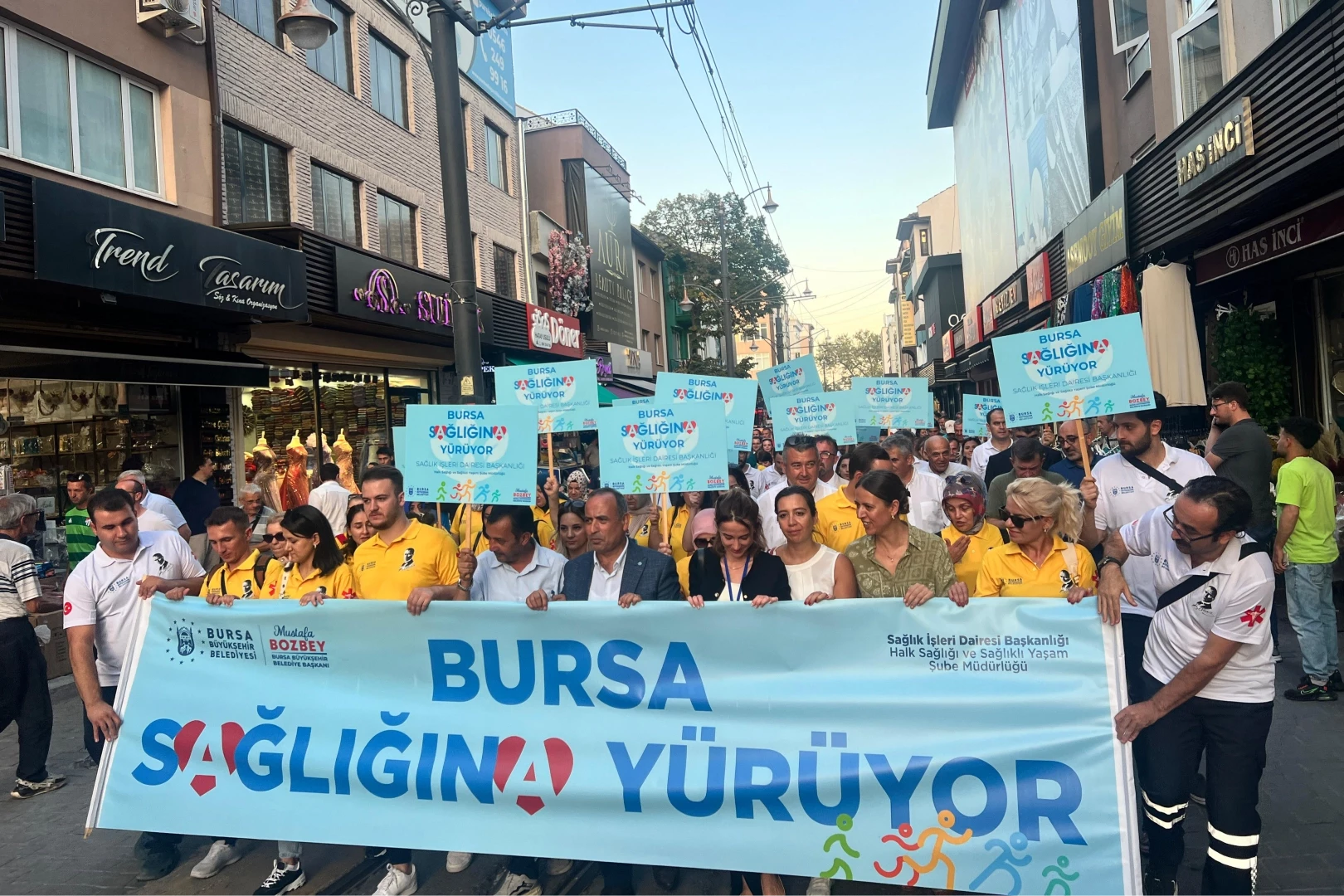 Başkan Bozbey, “Günde 45 bin öğrenciye süt dağıtacağız”