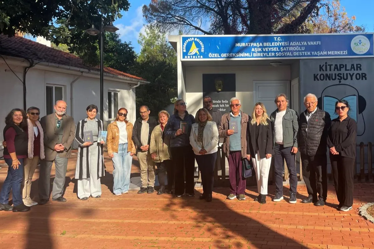 Yazar ve şairler gönüllü okuyucu oldu