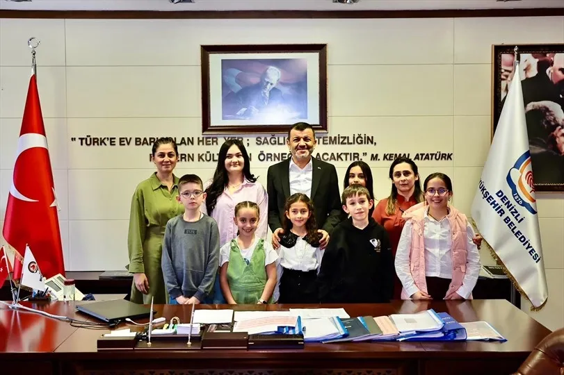 Denizli’de “2050’ye Mektup” yarışmasının kazananları ödüllerini aldı