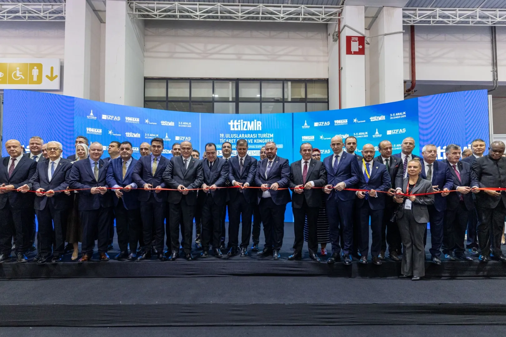 54 ülke ve 381 katılımcı İzmir