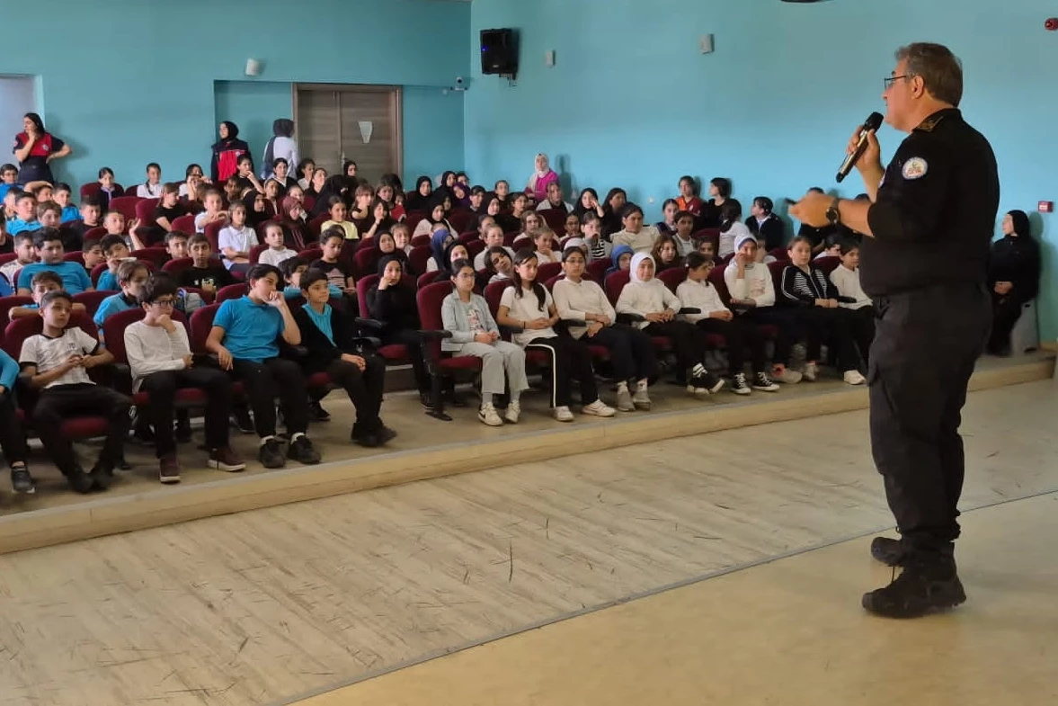 ÇAK-TİM, 900 öğrenciye afet farkındalık eğitimi