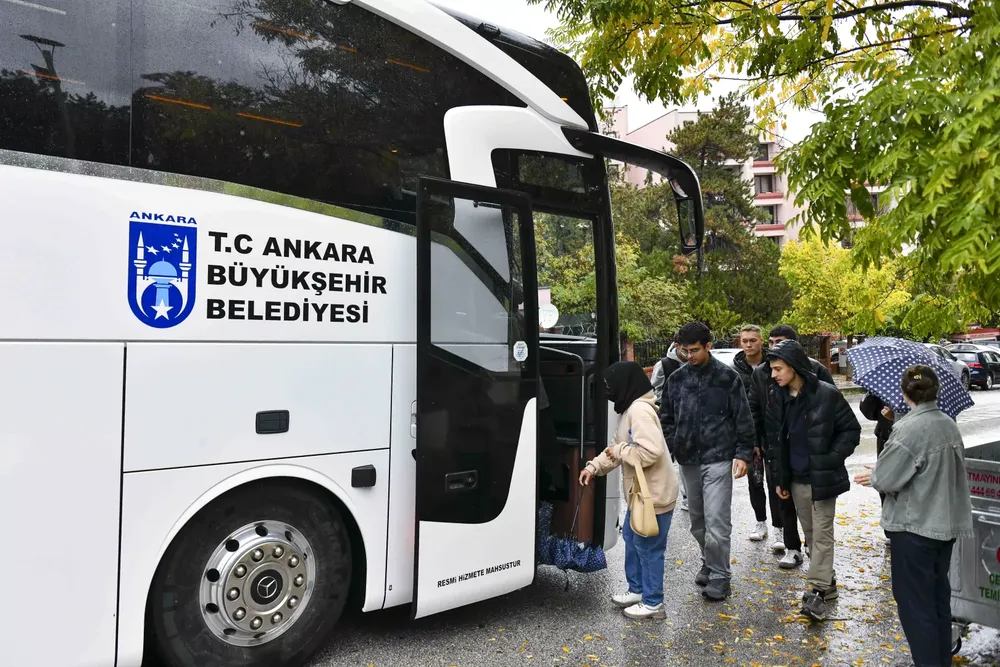 Öğrenciler Başkenti panoramik turla keşfetti