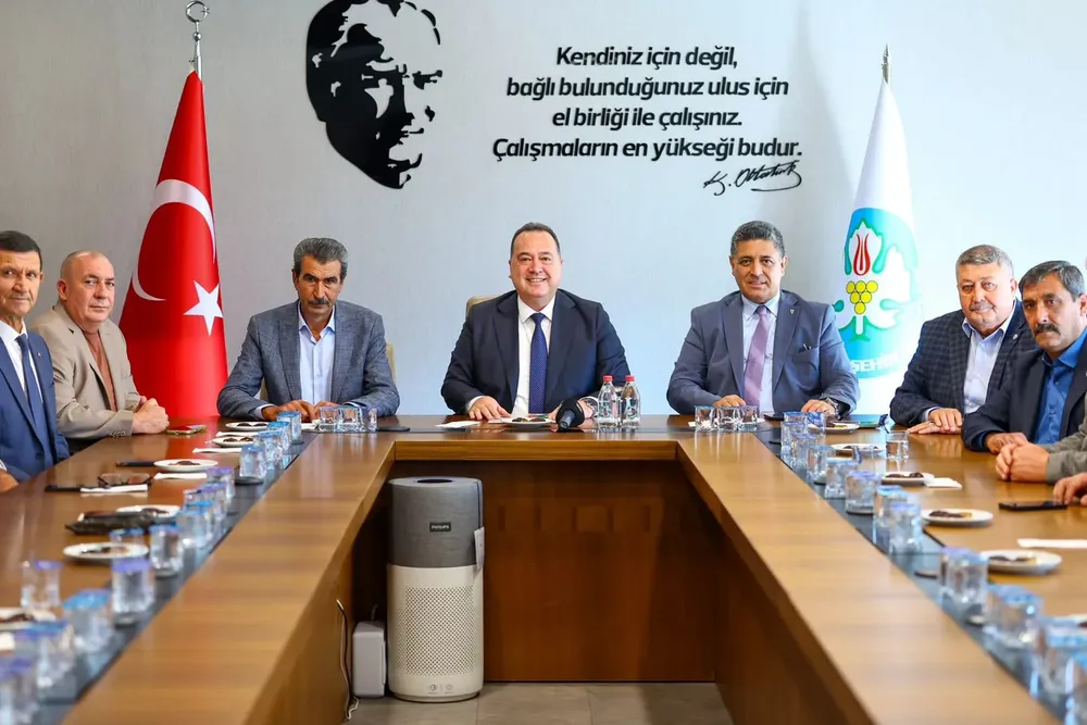 Manisa Büyükşehir’den üreticiye can suyu