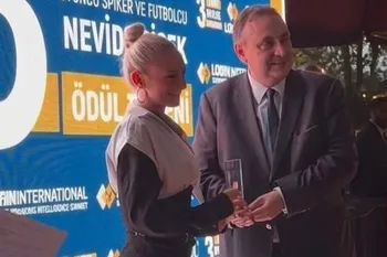Yılın ilham veren kadın futbolcusu ödülü Nevide Çiçek
