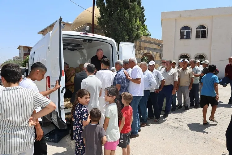 Hatay Büyükşehir'den vatandaşlara 100 ton kavun