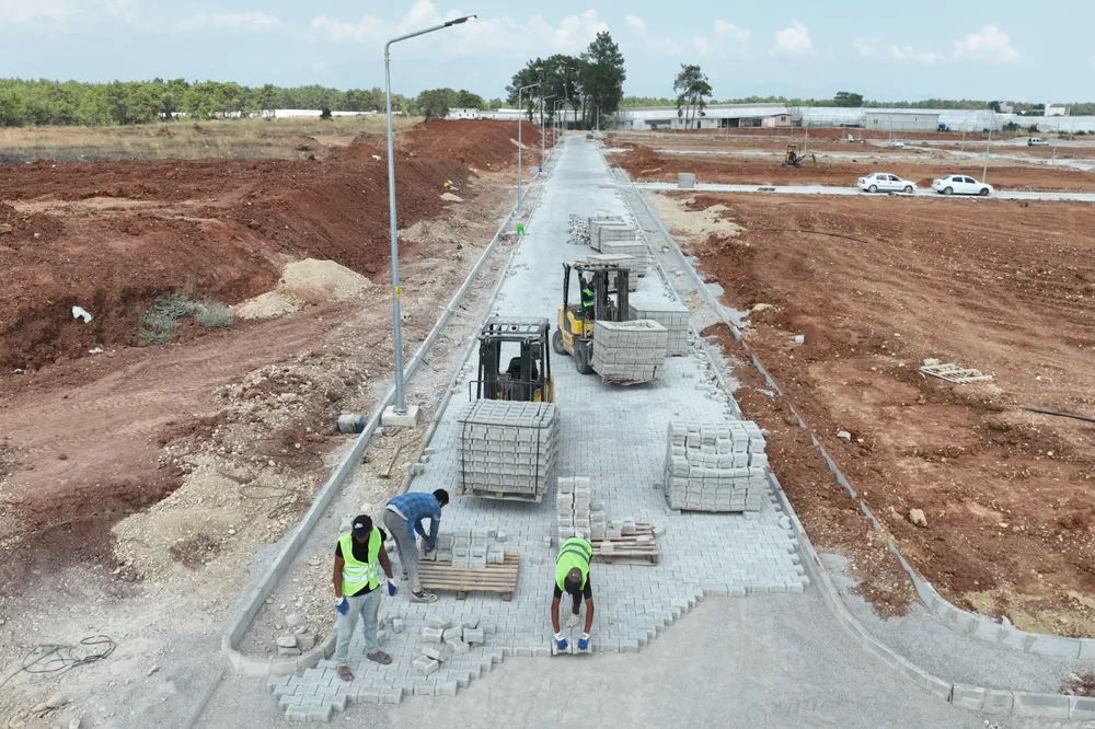 Antalya Büyükşehir’den mezarlıklarda kapsamlı çalışma