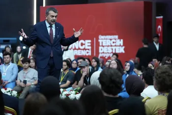 Bakan Tekin üniversite adaylarıyla tecrübe paylaştı