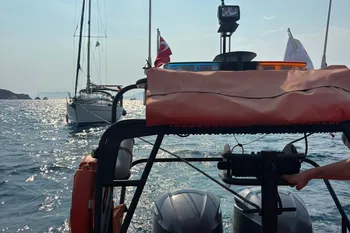 Fethiye açıklarında arızalanan tekne kurtarıldı