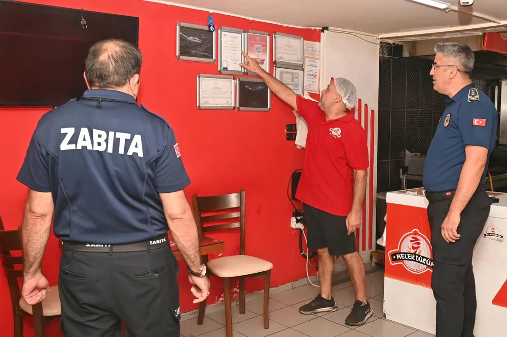 Kumluca’da döner işletmelerine hijyen ve ruhsat denetimi