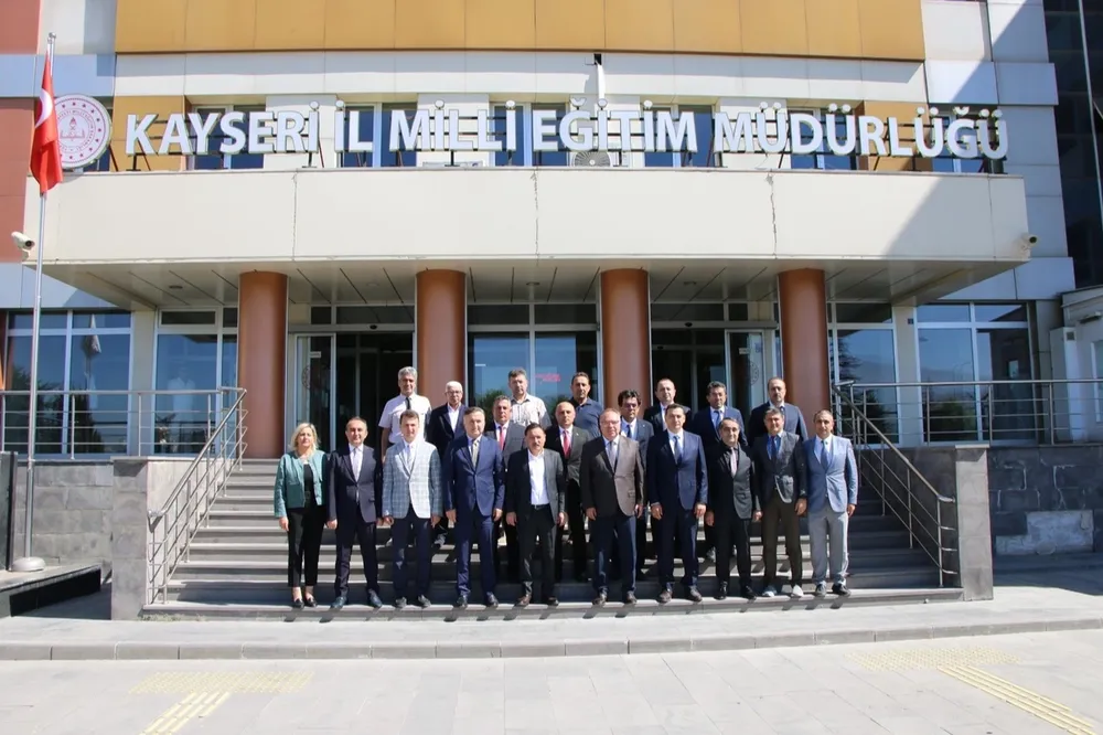 Kayseri Valisi'nden İl Milli Eğitim'e ziyaret